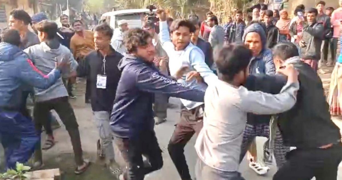 রাজশাহী-৫: দুর্গাপুরে ধানের শীষ ও ফুটবল প্রার্থীর সমর্থকদের সংঘর্ষ, নির্বাচনী উত্তাপ তুঙ্গে