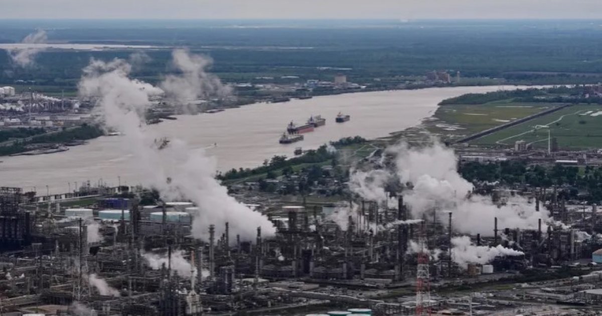 ট্রাম্পের বিতর্কিত সিদ্ধান্ত: গ্রিনহাউস গ্যাসকে জনস্বাস্থ্যের ঝুঁকি হিসেবে মানতে নারাজ